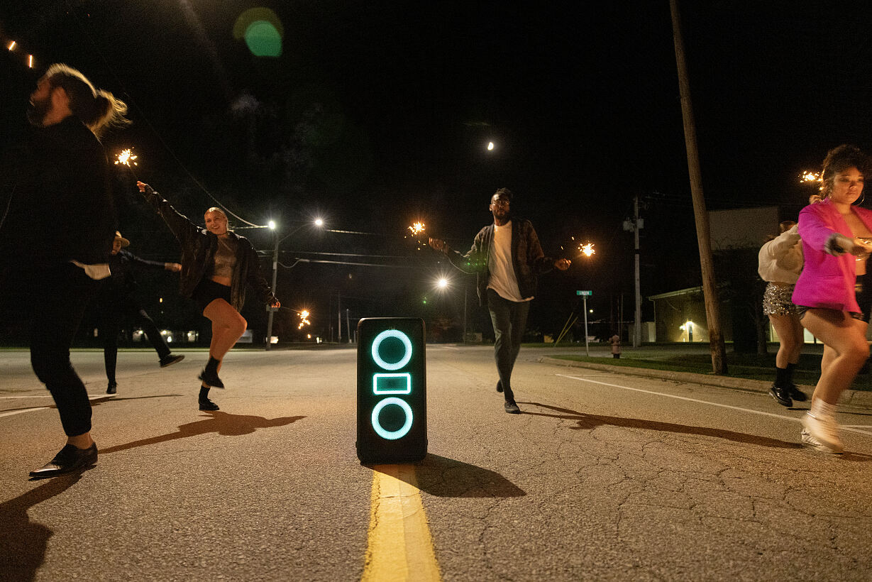 Klipsch-Party_Speakers-Miami-Lifestyle-46