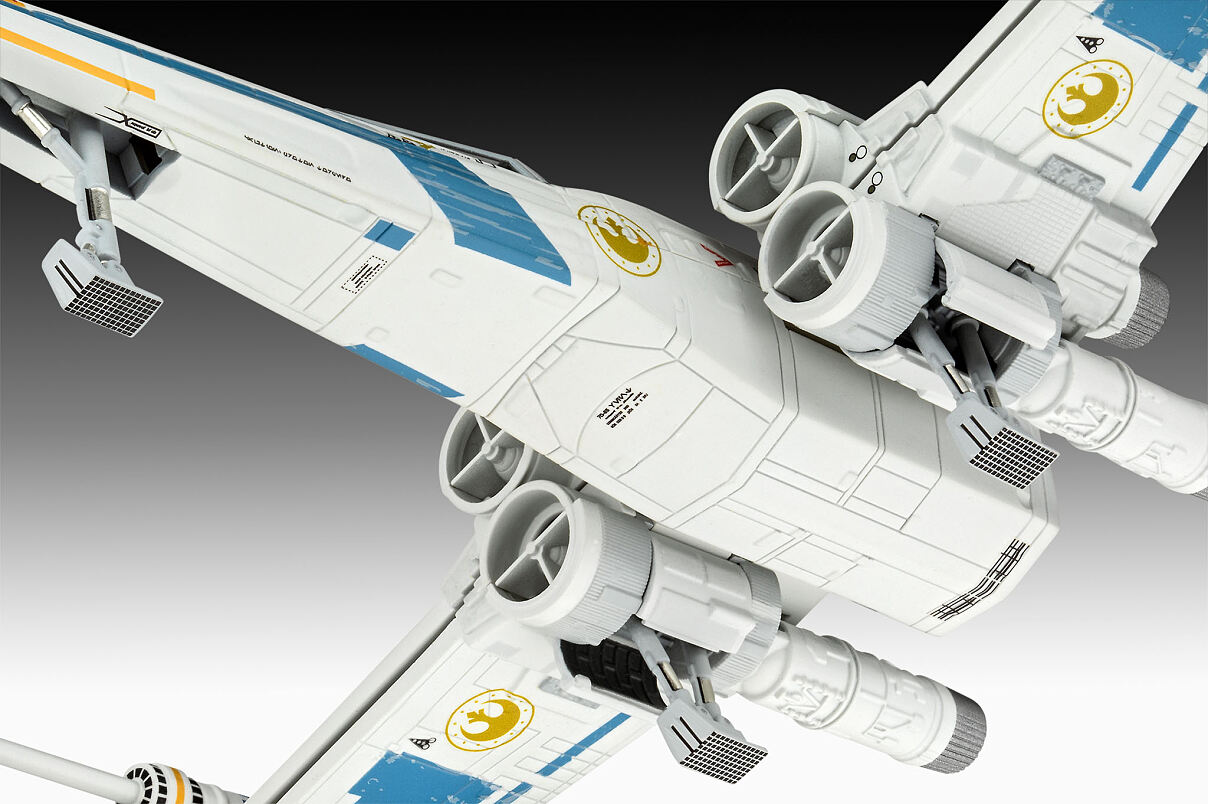Revell_X-Wing Fighter_08