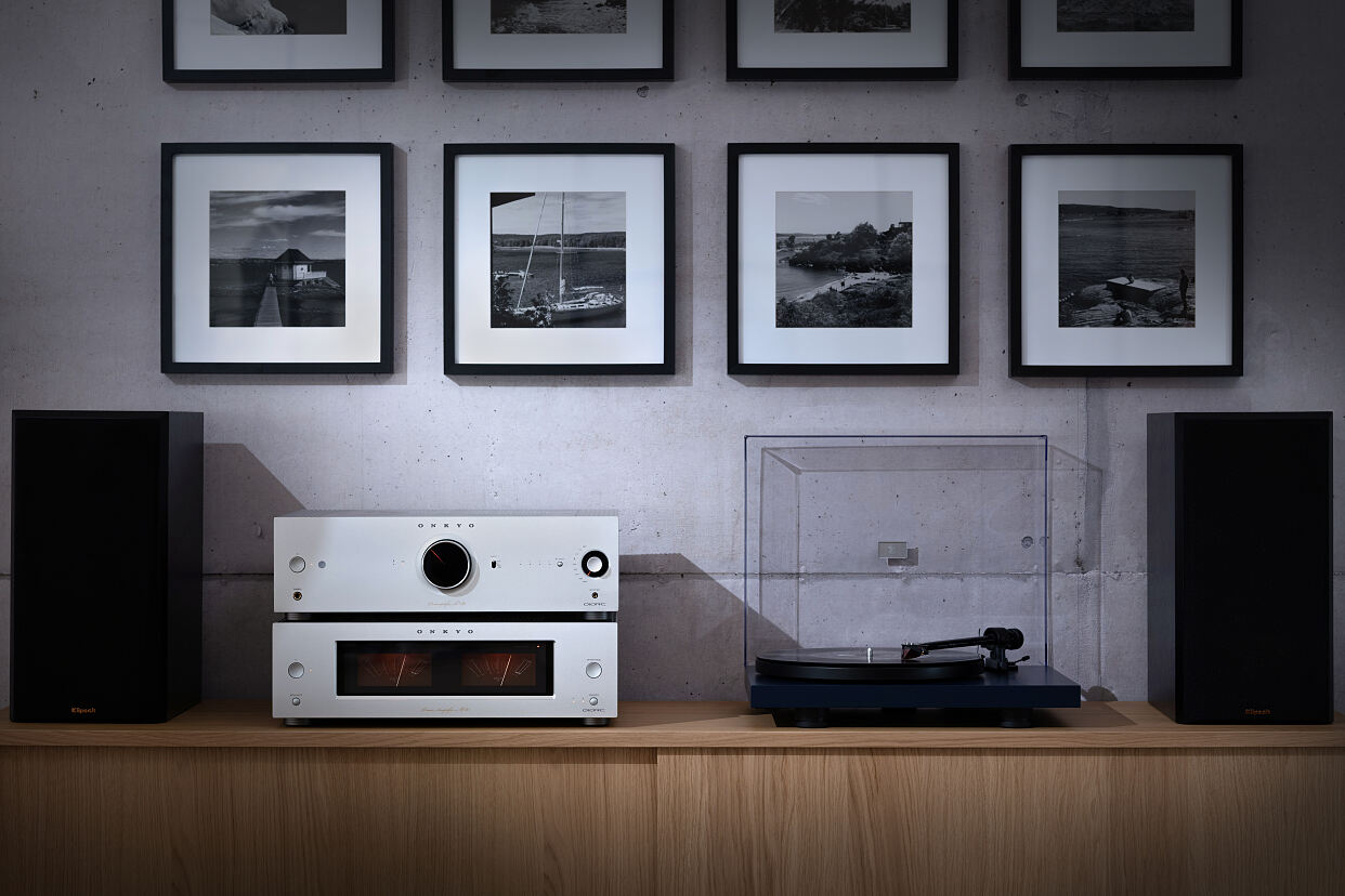 Onkyo-Icon-P-80-M-80-SI-Life_11