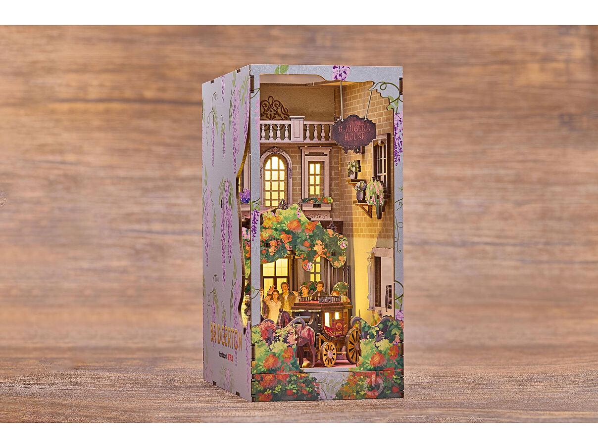 00543_03_Revell_TinyAdventures_IntoTheLight_03