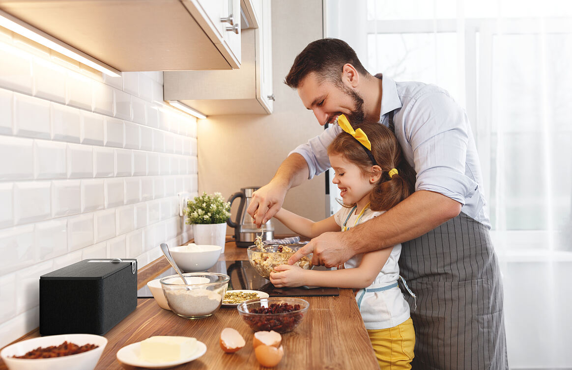 The One Plus - Lifestyle 6 - Ebony