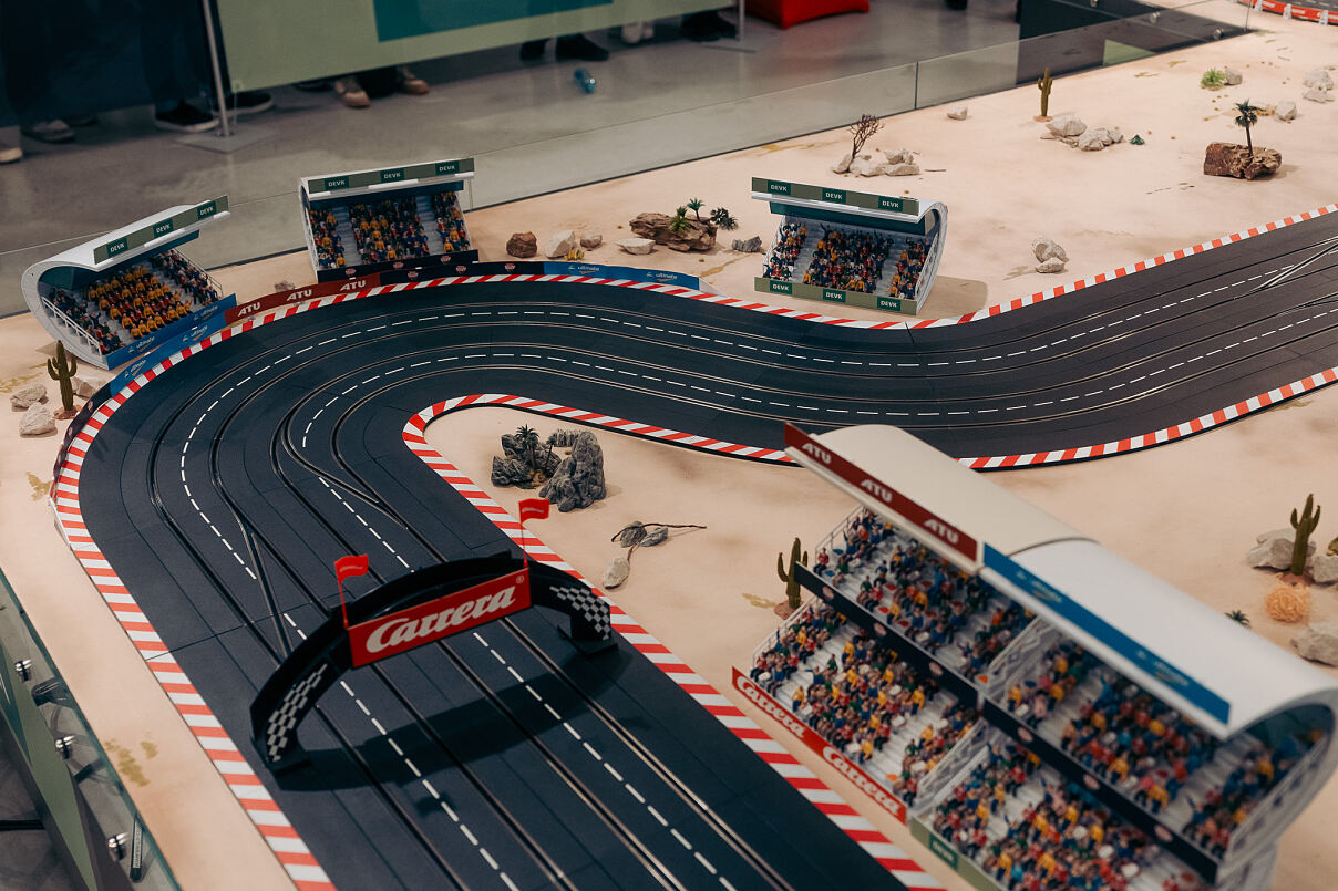 (c) Carrera Toys (2)
