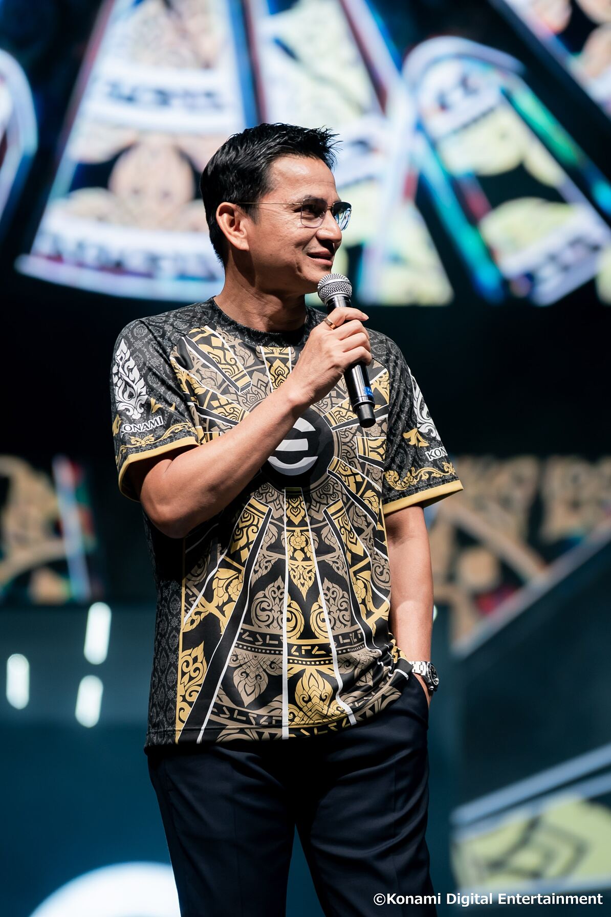 008_Kiatisak on Stage
