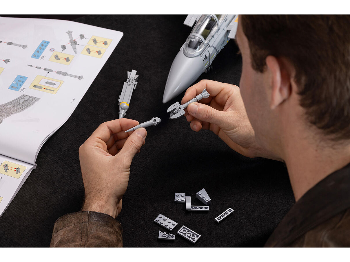 Mavericks-F-14A-Tomcat-Top-Gun-Brick-System-Revell-Klemmbaustein-Set-_-00963_05
