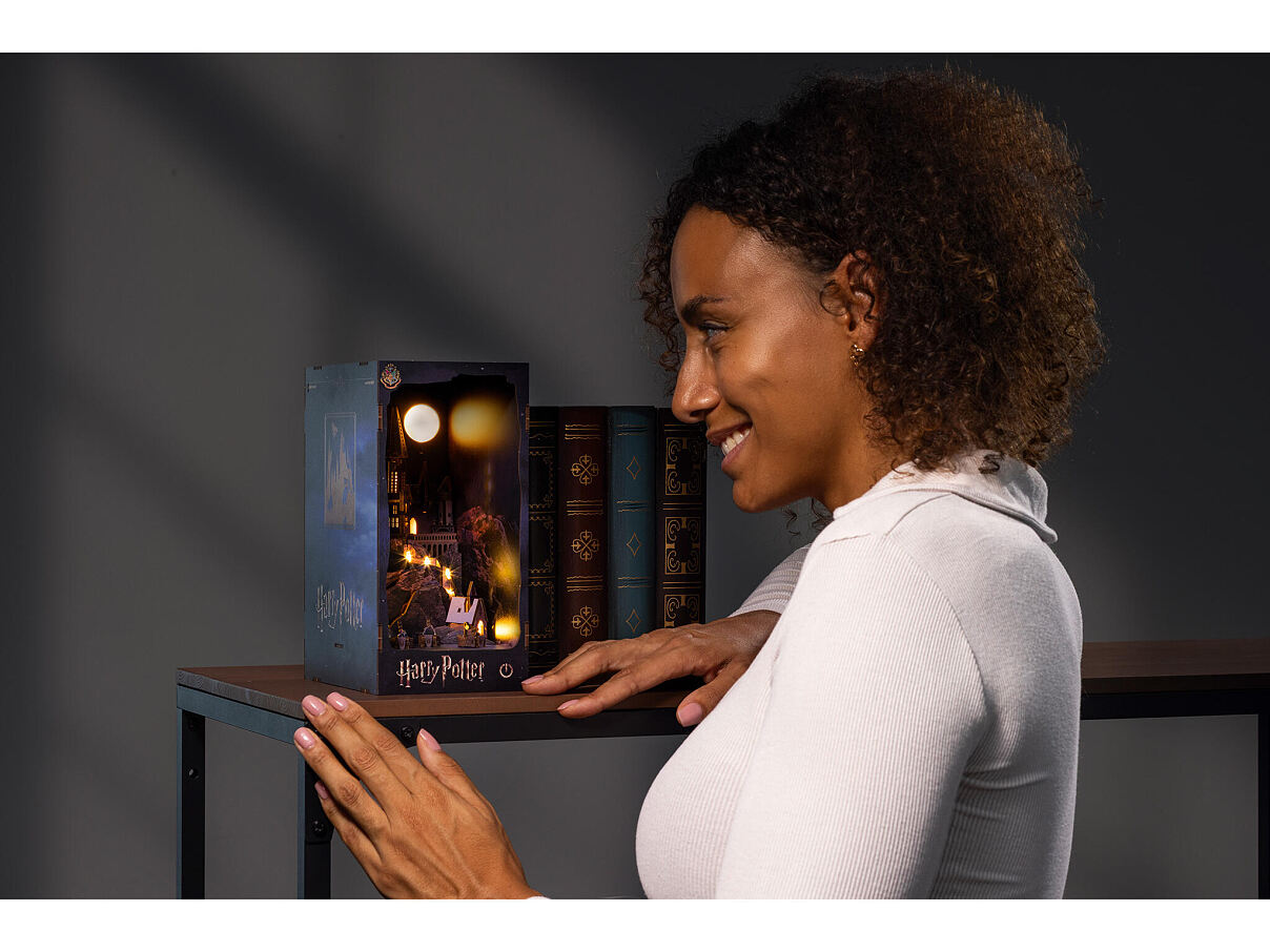 Tiny-Adventures-Harry-Potter-Hogwarts-Castle-Book-Nook-Miniaturwelt-aus-Holz-zum-Zusammenbauen-_-00544_02