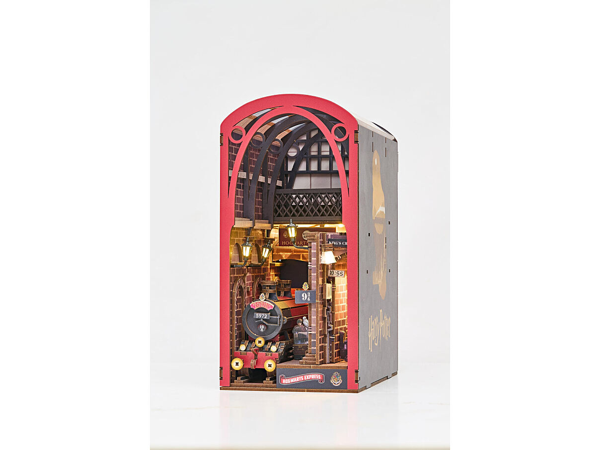 Tiny-Adventures-Harry-Potter-Hogwarts-Express-Book-Nook-Miniaturwelt-aus-Holz-zum-Zusammenbauen-_-00545_02