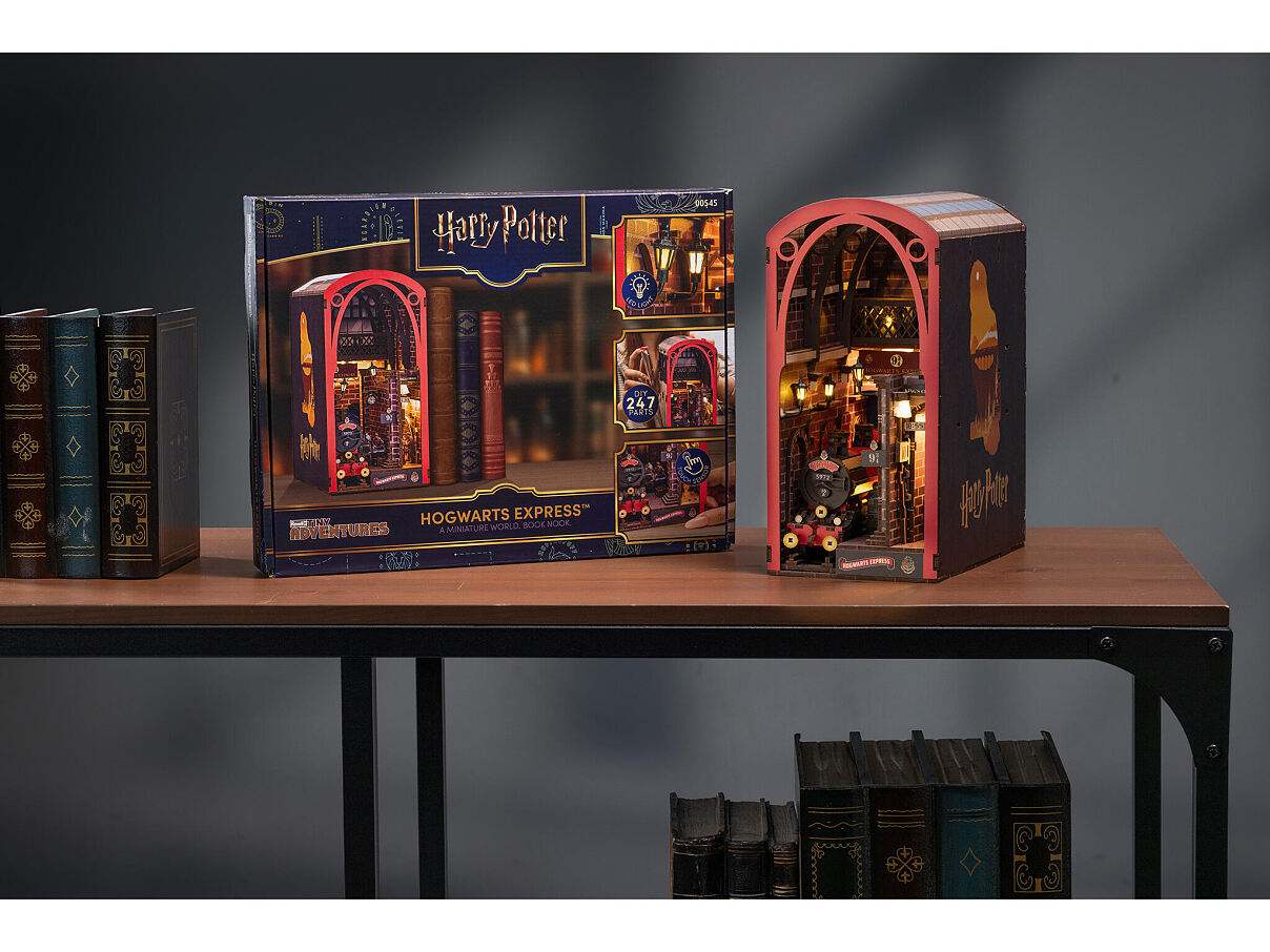 Tiny-Adventures-Harry-Potter-Hogwarts-Express-Book-Nook-Miniaturwelt-aus-Holz-zum-Zusammenbauen-_-00545_05