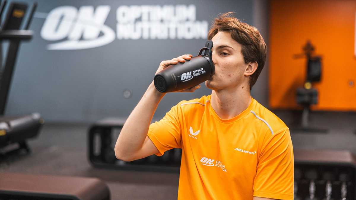 Optimum Nutrition ist offizieller Sportnahrungs-Partner des McLaren-Formel-1-Teams und offizieller Partner der McLaren F1 Academy