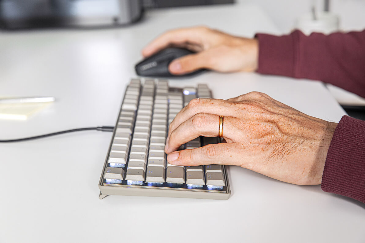 Cherry_KC 500 MX LP TKL Warm Grey 2