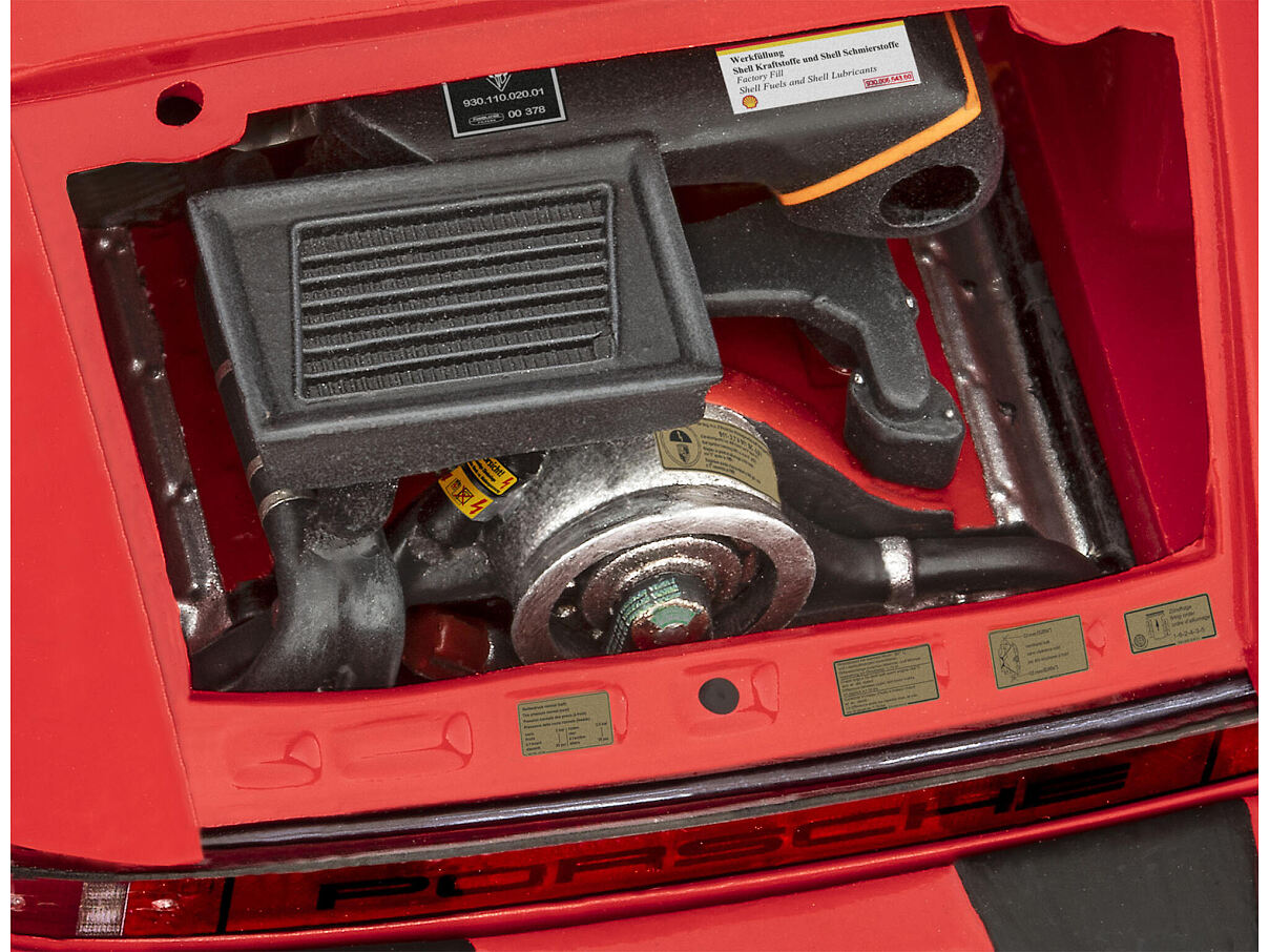 geschenkset-50-years-of-the-porsche-911-turbo-revell_02