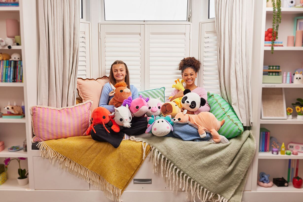 14903_HUG A LUMPS_MEDIUM_S2_LIFESTYLE_ 01 A (1)